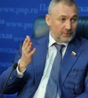 Володимир Зеленський запровадив санкції проти фейкового «сенатора Херсонщини» Костянтина Басюка