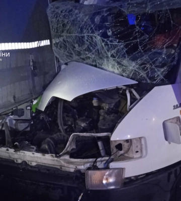 Водія і пасажирку гідравлічними ножицями вирізали з розтрощених автомобілів