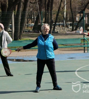 На свіжому повітрі з користю для здоров&#039;я: учасники Університету третього віку долучились до занять з китайської гімнастики