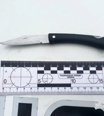 У Рівному пасажир намагався пограбувати та погрожував зарізати таксиста