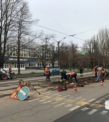 У Кривому Розі ремонтують трамвайні рейки: де проводять роботи