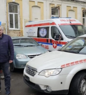 Львівська обласна клінічна лікарня отримала автомобіль від швейцарських благодійників