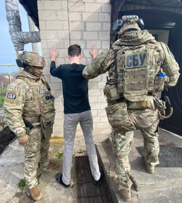 На Запоріжжі викрито кримінальне угруповання, яке допомагало громадянам РФ &quot;легалізуватися&quot; в Україні, - СБУ. ФОТОрепортаж