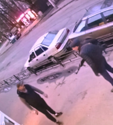 В Киеве мужчина устроил стрельбу возле торгового киоска. Появилось видео
