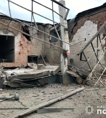 Війська рф продовжують знищувати житлові будинки в Запоріжжі