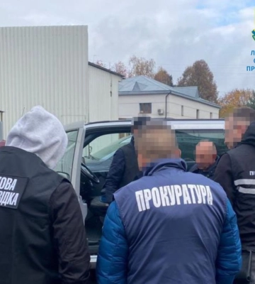 Лісом за кордон: у Львові судитимуть організатора незаконного виїзду ухилянтів