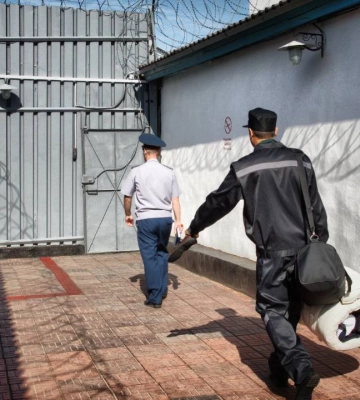 Росіяни вивезли з бібліотек тимчасово окупованої Донеччини 9,5 тис. книг українською мовою