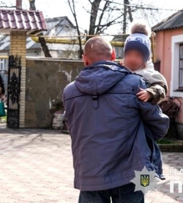 З Авдіївки евакуювали родину з двома дітьми