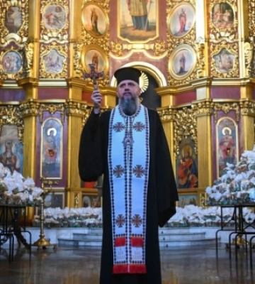 Епіфаній освятив паски для українських захисників