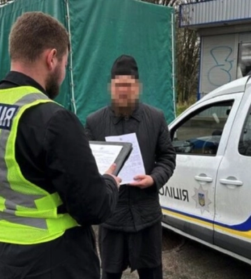 Представник УПЦ МП, який пошкодив техніку журналістів у Лаврі, постане перед судом