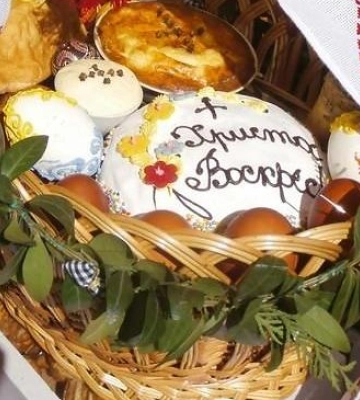 Супермаркет чи ринок: де у Луцьку вигідніше купувати продукти у великодній кошик 