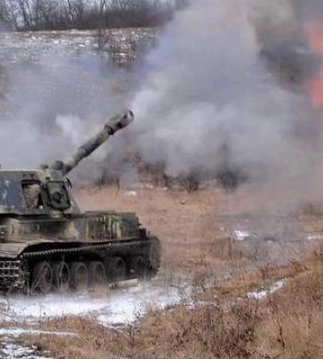 Россияне пытаются взять под контроль Бахмут, тяжелые бои в Марьинке: карта боев действий за 12 апреля