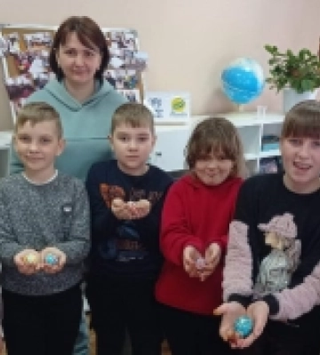 В Острозі відбувся майстер-клас з писанкарства