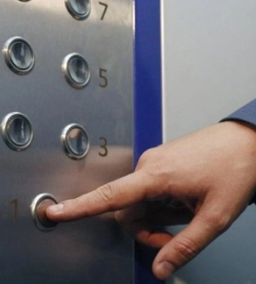 У Києві суд виніс вирок рецидивісту, який зґвалтував дівчину в ліфті