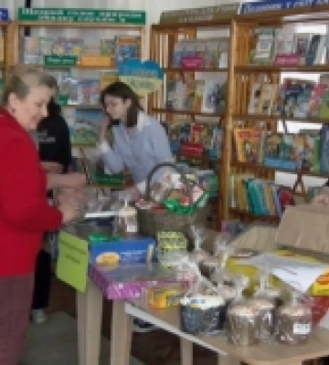 У бібліотеках Луцька діє акція «Великодній кошик для воїна»