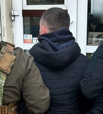 Намагався налагодити &quot;бізнес&quot; серед військовослужбовців: в Одеській області затримали наркодилера, - ВІДЕО