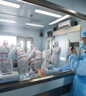 У Китаї зафіксували першу у світі смерть людини від пташиного грипу