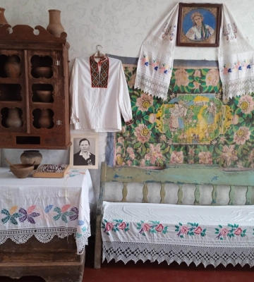 На Сумщині мешканець «нуля», по подвір’ю якого проходить кордон, відкриває музей історії та краєзнавства