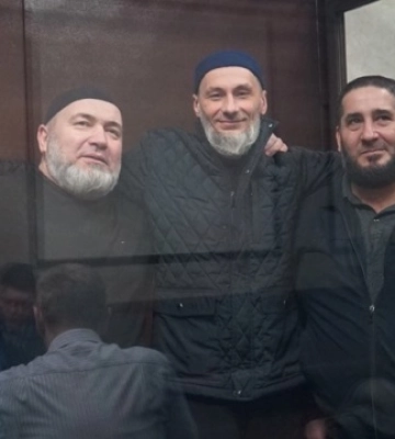 російський суд на три місяці продовжив арешт чотирьом кримським татарам