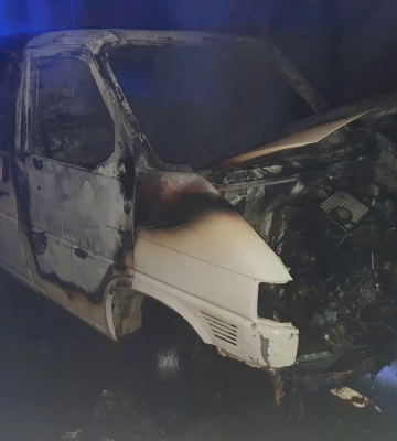 У Виноградові на приватному обійсті загорівся мікроавтобус