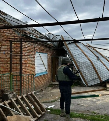 В полиции показали последствия обстрелов Днепропетровской области