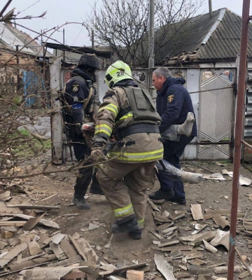 Армія РФ вдарила по житлових будинках у Нікополі: Четверо поранених