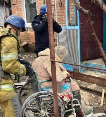 Окупанти вдарили по житлових будинках у Нікополі: є постраждалі