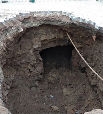 У провалі в центрі Звягеля виявили об&#039;єкт 16-18 століття