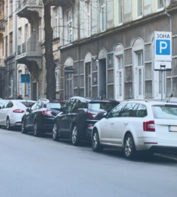 У Львові на вулицях, які назвали паркувальними майданчиками, буде ще 109 платних місць