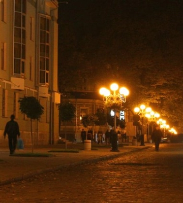 У Полтаві під час великодніх свят зовнішнє освітлення працюватиме  до півночі