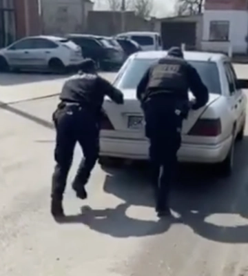 Дубенські патрульні допомогли водію з несправним авто