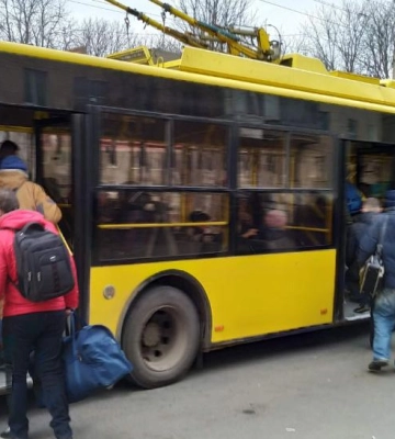 Вартість великоднього кошику та продовження часу руху тролейбусів у Полтаві — головне за 12 квітня