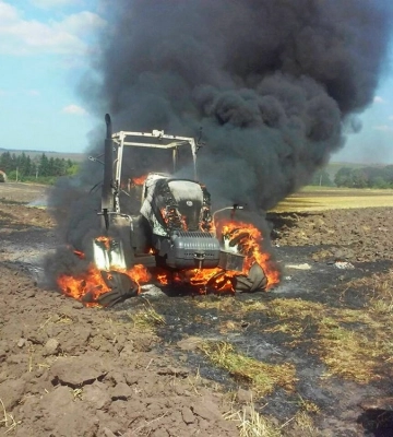 В Харьковском районе подорвался трактор
