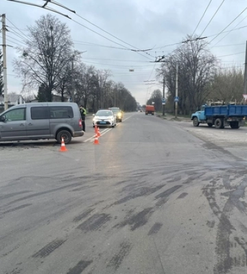 У Луцьку момент аварії потрапив на камери (ВІДЕО)