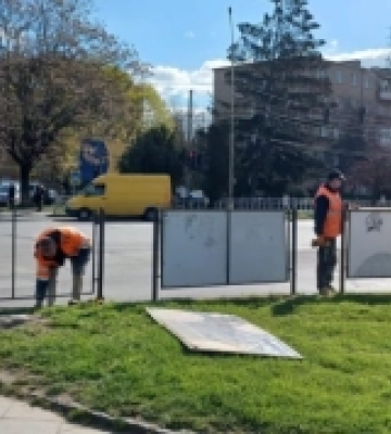 Вулиці Ужгорода очищають від зовнішньої реклами