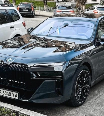 Найпрестижніший електрокар BMW засвітився на вулицях Києва