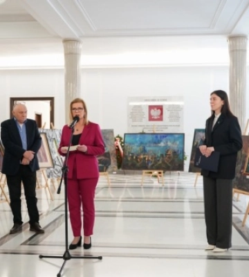 У Сеймі Польщі відкрили виставку, присвячену Маріуполю