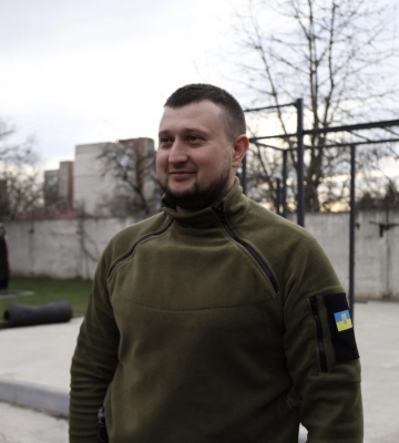 Вдома чекає дружина і двоє маленьких дітей: поліцейський з Луцька воює в одній із найгарячіших точок