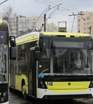 Стало відомо, як курсуватиме транспорт до кладовищ на Великодні свята у Львові
