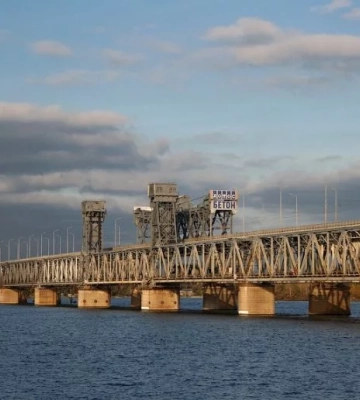 У Дніпрі на чотири дні планують перекрити рух Амурським мостом