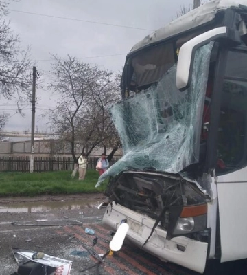 ДТП з автобусом на трасі Одеса-Рені: рух автомобілів призупинено