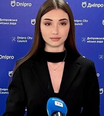 Перевипуск учнівських. У Дніпрі учні 53 шкіл отримують нові документи