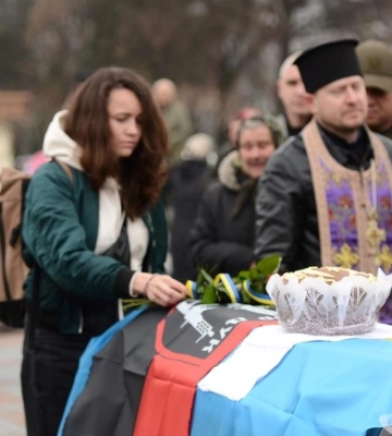 У Рівному в останню дорогу проведуть Героя життя якого забрала війна