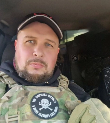 В кафе Санкт-Петербурга неизвестные взорвали пропагандиста Владлена Татарского