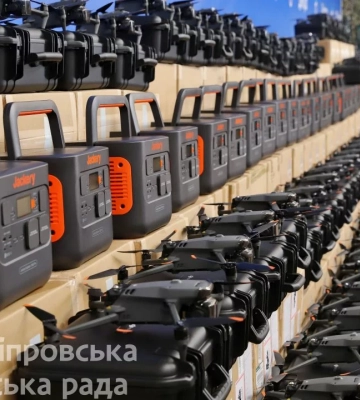 Допомога від всього Дніпра: Філатов показав рекордну партію техніки, яку місто придбало для ЗСУ