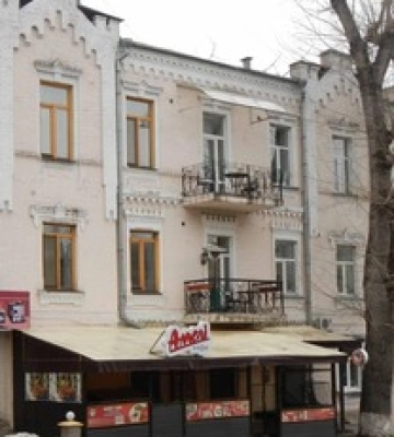 У Києві зносять унікальний &quot;Будинок із комахами&quot;: активісти б&#039;ють на сполох