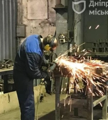 Дніпро піклується про безпеку пасажирів: черговий по місту перевірив, як ремонтують рухомий склад