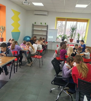 Наснага до перемоги: господині з Миргороду готують вітамінні батончики для захисників