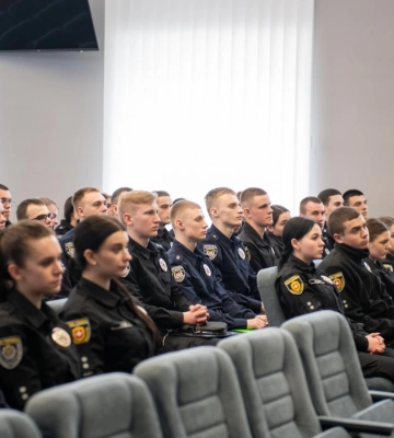 Отримали погони та одразу на службу: поліція Рівненщини поповнилася 56 молодими офіцерами