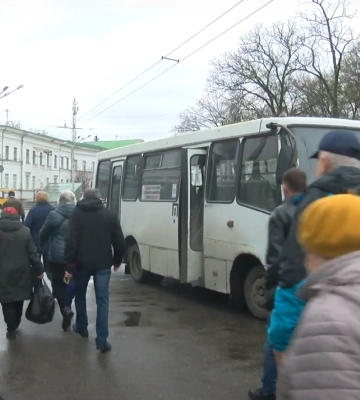 У поминальні дні у Полтаві курсуватиме додатковий громадський транспорт